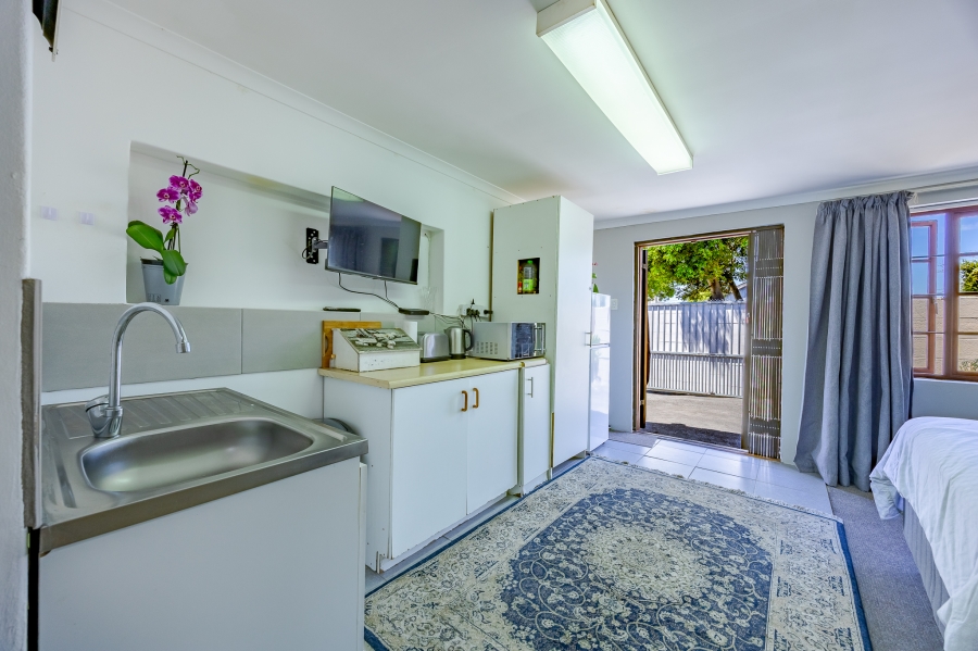 5 Bedroom Property for Sale in Bothasig Western Cape